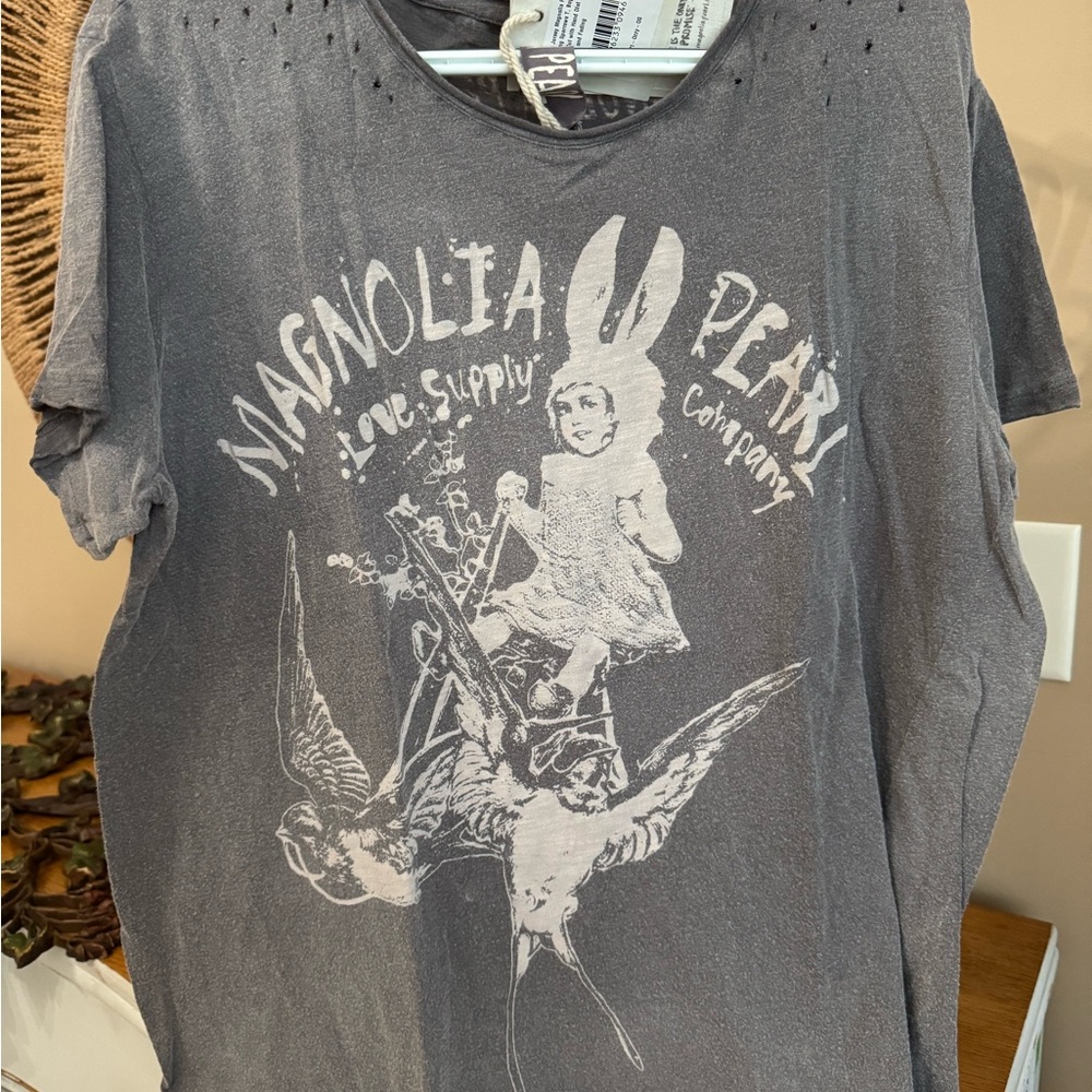 Magnolia Pearl Riding Sparrows T Tee Shirt  OS Gray NWT NEVER Worn Rabbit